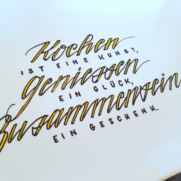 Beschriftete Porzellan-Platte