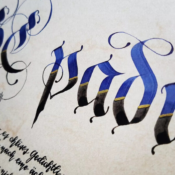 Detail der Titelzeile in Barock-Fraktur (s. Beitrag unter Neues & Vergangenes)