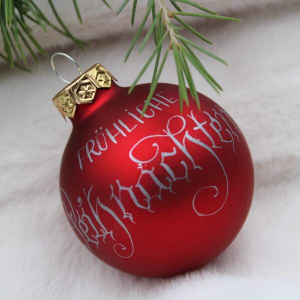 Weihnachtskugel mit Handbeschriftung (s. Beitrag unter Neues & Vergangenes)