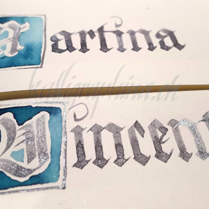 Billets avec nom, aquarelle et pigments argentés