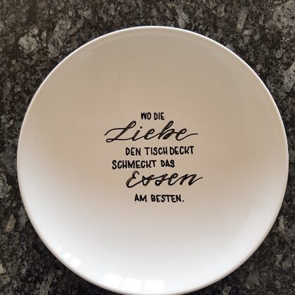 Tiefer Teller "Wo die Liebe den Tisch deckt schmeckt das Essen am besten."