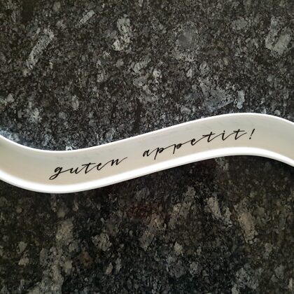 Geschwungene Schale "guten appetit!"