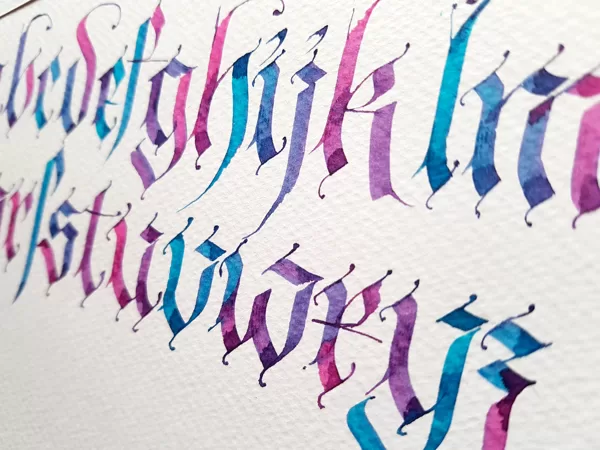 Fraktur-Alphabet, mit zwei Farben geschrieben