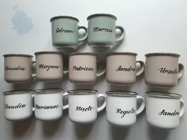 Personalisierte Emaille-Becher