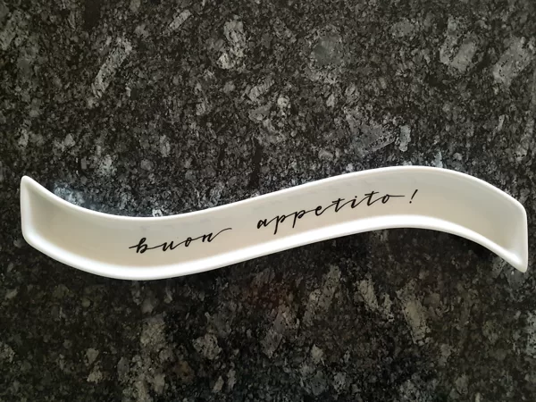 Geschwungene Schale "buon appetito!"