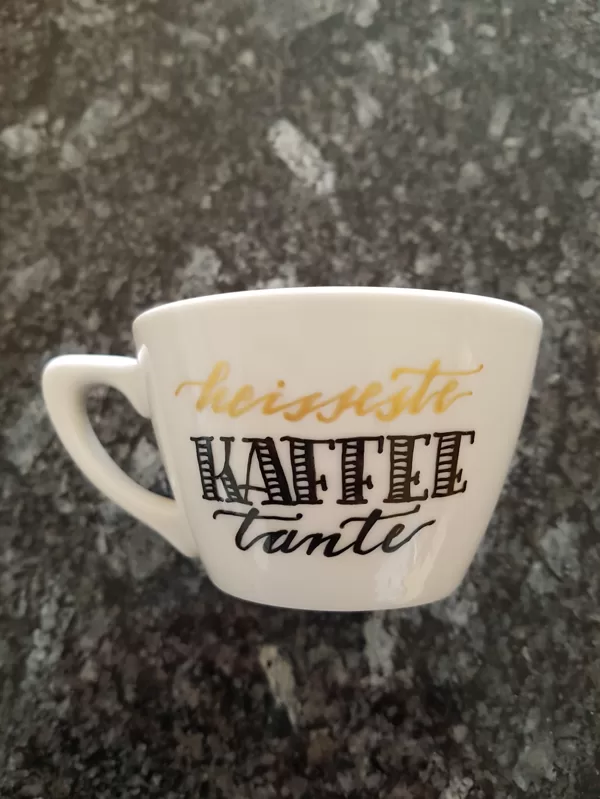 M - heisseste Kaffeetante